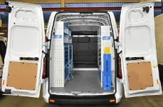 01_Custom Ford avec équipements Syncro pour chauffagiste