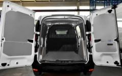 01_Fourgon Renault Express Van avec plancher et paroi séparation cabine en bois stratifié marbré Syncro System