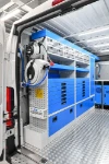 02_Paroi de gauche Movano avec tiroirs, étagères et accessoires divers Syncro System