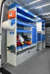 02_Paroi gauche Daily avec compresseur groupe électrogène rayonnages et armoire