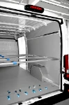 03_Paroi de droite Ducato avec systèmes de blocage du chargement