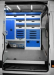 04_Accès latéral Sprinter avec dispositif arrimage valises, tiroirs et rayonnages Syncro System