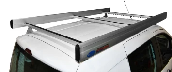 04_Barres porte-tout avec  parois latérales Syncro System sur Courier aménagé
