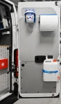08_Accessoires de nettoyage sur porte arrière de Ducato pour plombier