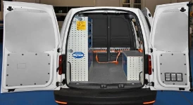 Aménagement Caddy avec rayonnages