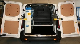 Custom avec aménagements pour entreprise de nettoyage