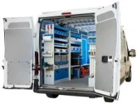 Fiat Ducato aménagé avec blocs tiroirs et rayonnages