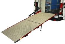 Ford Transit avec rampe de chargement