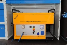 Groupe électrogène et compresseur combiné pour fourgons