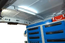 Lampes LED pour illuminer le coffre de chargement du Courier dédié à la climatisation industrielle