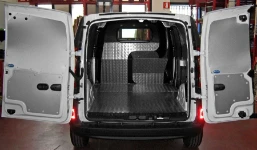 Plancher et habillage pour Kangoo