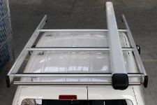 Porte-tubes monté sur galerie de toit du Caddy