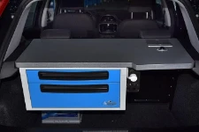 Punto van équipé par Syncro System avec armoire à tiroir métallique