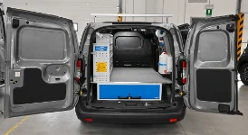 01_Ford Transit Courier 2024 pour travaux finitions bâtiment avec tiroir sous-plancher et meubles