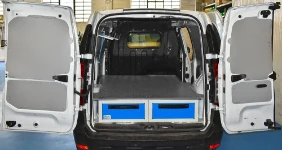 01_Renault Express Van avec structure sous-plancher Syncro avec deux tiroirs amovibles