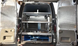 01_Triple niveau horizontal construit par Syncro sur Trafic pour pompes funèbres