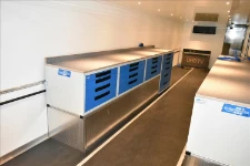 02_Côté gauche zone atelier sur bilico aménagé par Syncro System