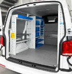 02_Paroi de gauche de Transporter avec compartiment équipé avec barres Syncroblock