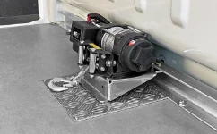 02_treuil pour fourgons monté sur profil métallique