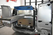 03_Glissière porte-cercueil pour fourgon Syncro System extrait