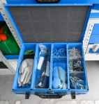 03_Valise dans l’aménagement Syncro, avec 4 casiers