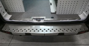 04_Couvre parechocs spécial anti choc sur Transit L3 H2 équipé par Syncro