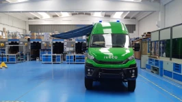 10_Feux de signalisation sur toit du Daily pour garde forestier