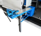 13_C Porte-étau basculant avec support intégré