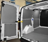 Côté gauche avec protections du Custom