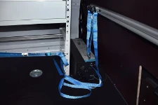 Détail accessoires arrimage chargement sur fourgon pour lave-auto