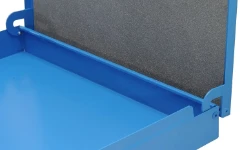 Détail du couvercle des valises Syncro avec charnières anti-basculement