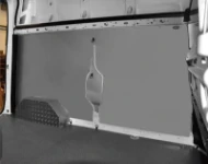 Détail habillage sur côté gauche NV300