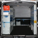 Espace de chargement aménagé dans Vivaro 2014 pour installations électriques