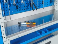 Établi en bois avec revêtement inox