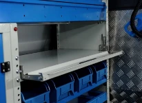 Grâce aux charnières spéciales le compartiment est d’accès facile