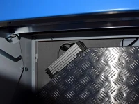 Onduleur pour fourgon à bord du Custom