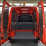 Panneaux et revêtements en aluminium strié pour Master