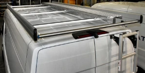 Porte-tout pour Crafter avec passerelle sur le toit et échelle postérieure