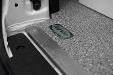 Profil protection inox pour les planchers des fourgons