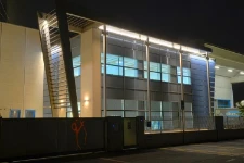Vue nocturne nouveaux bureaux via Portile, Cassola, Francom Spa
